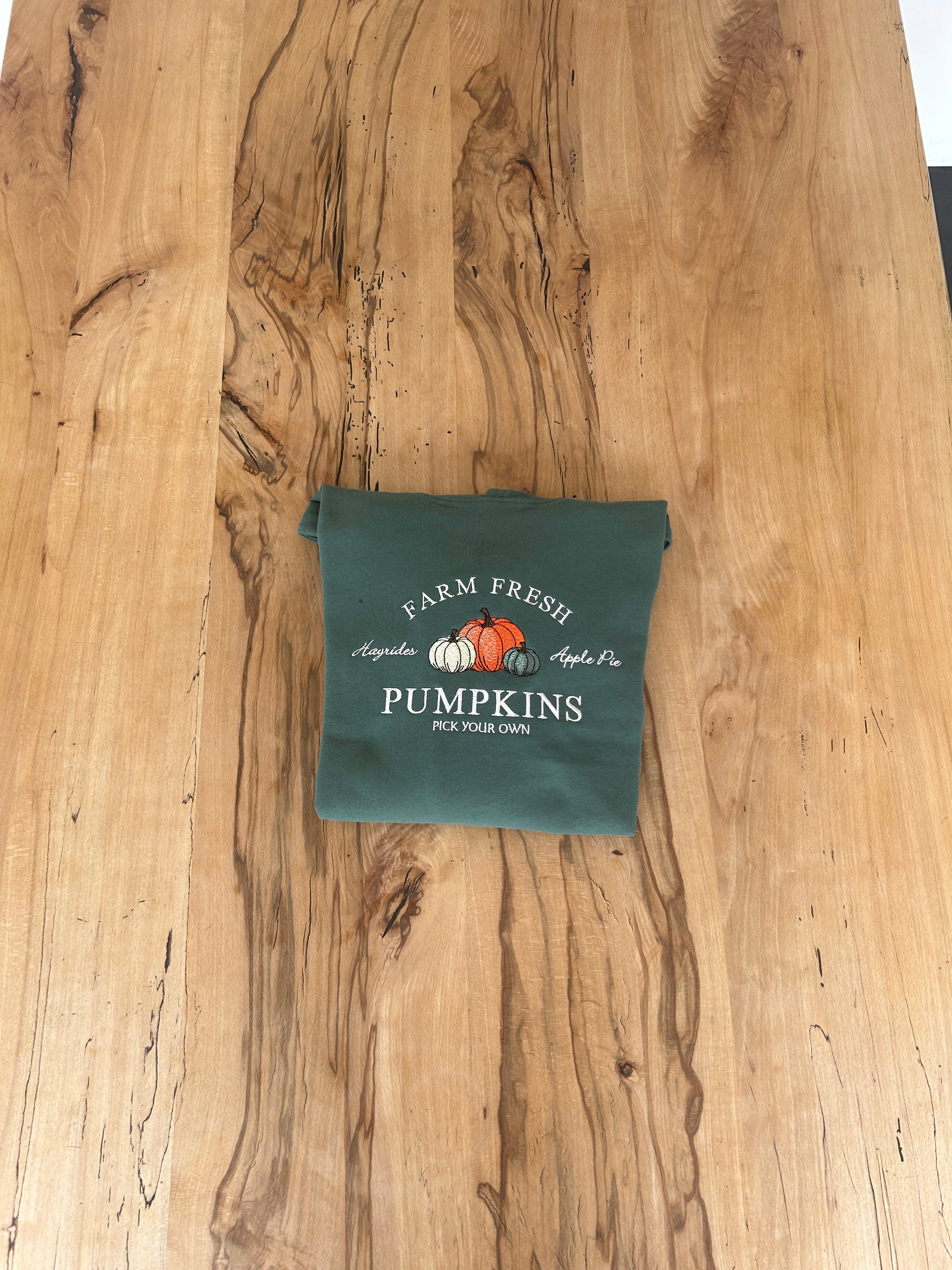 Personalizable sweatshirt, embroidered, individual, sustainable and ecological