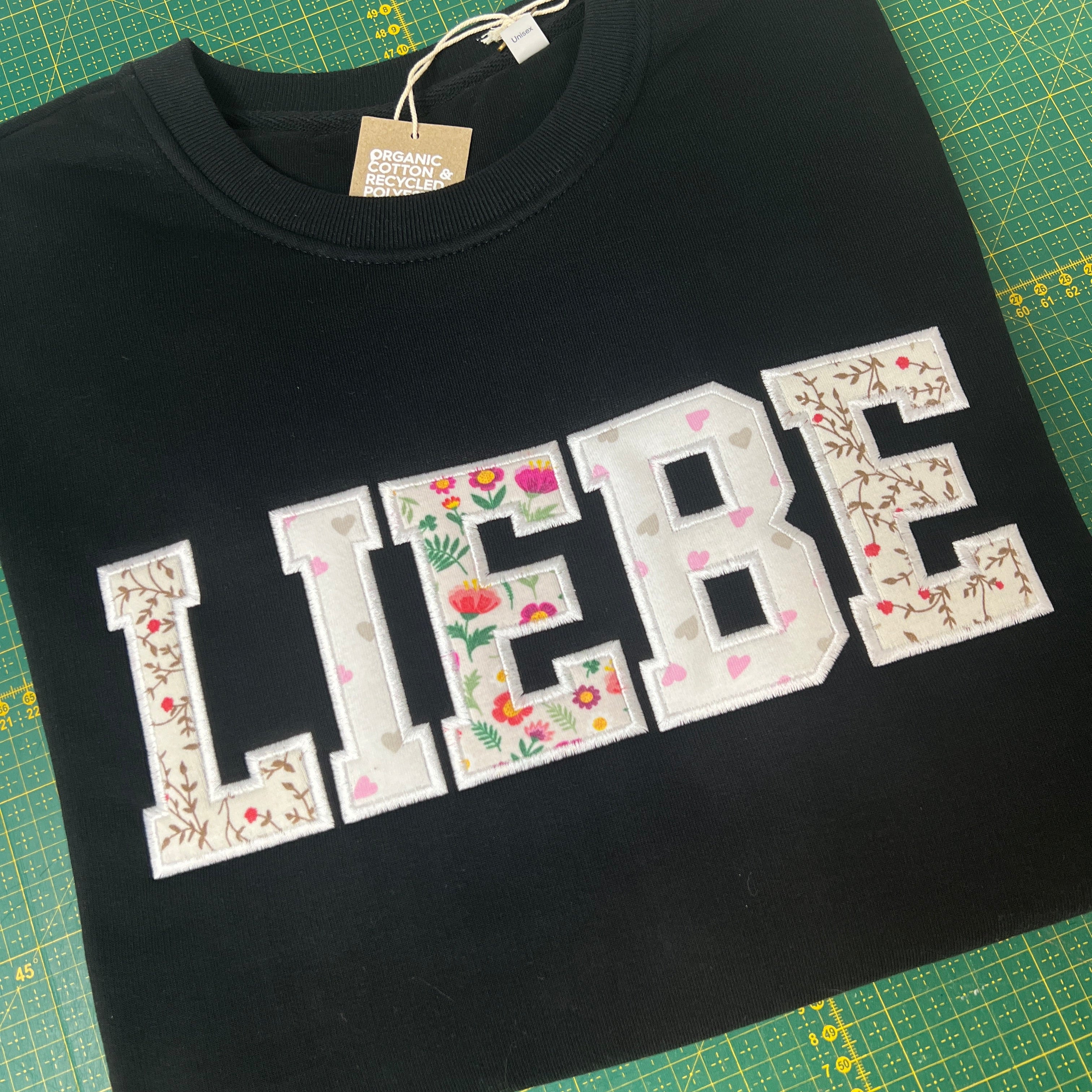 Erinnerungspullover aus der Kleidung eines geliebten Menschen – Handgefertigtes Andenken