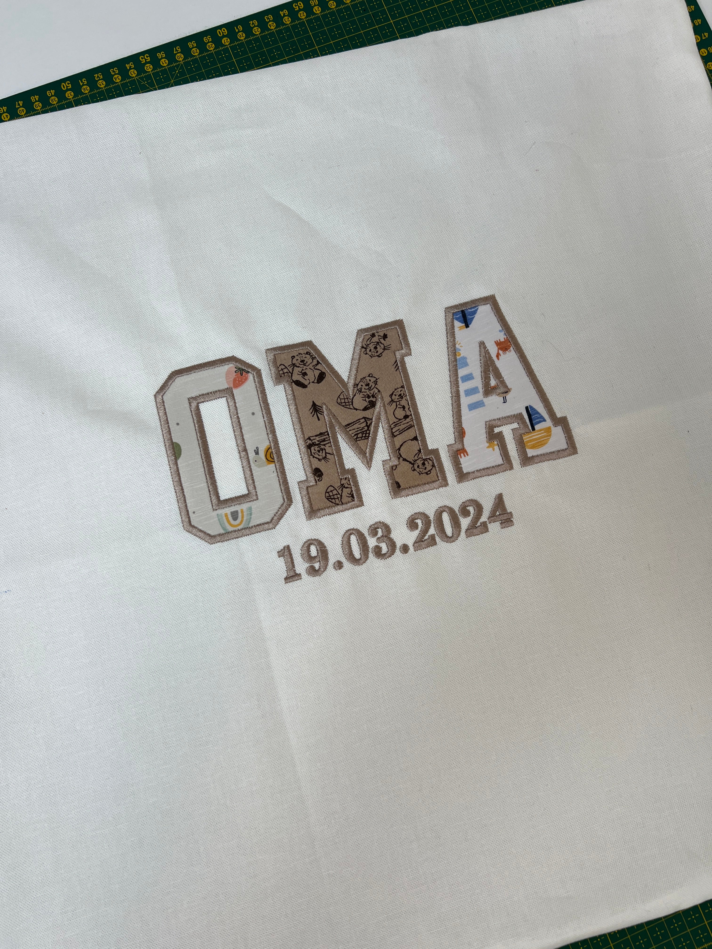 Personalizable sweatshirt, embroidered, individual, sustainable and ecological