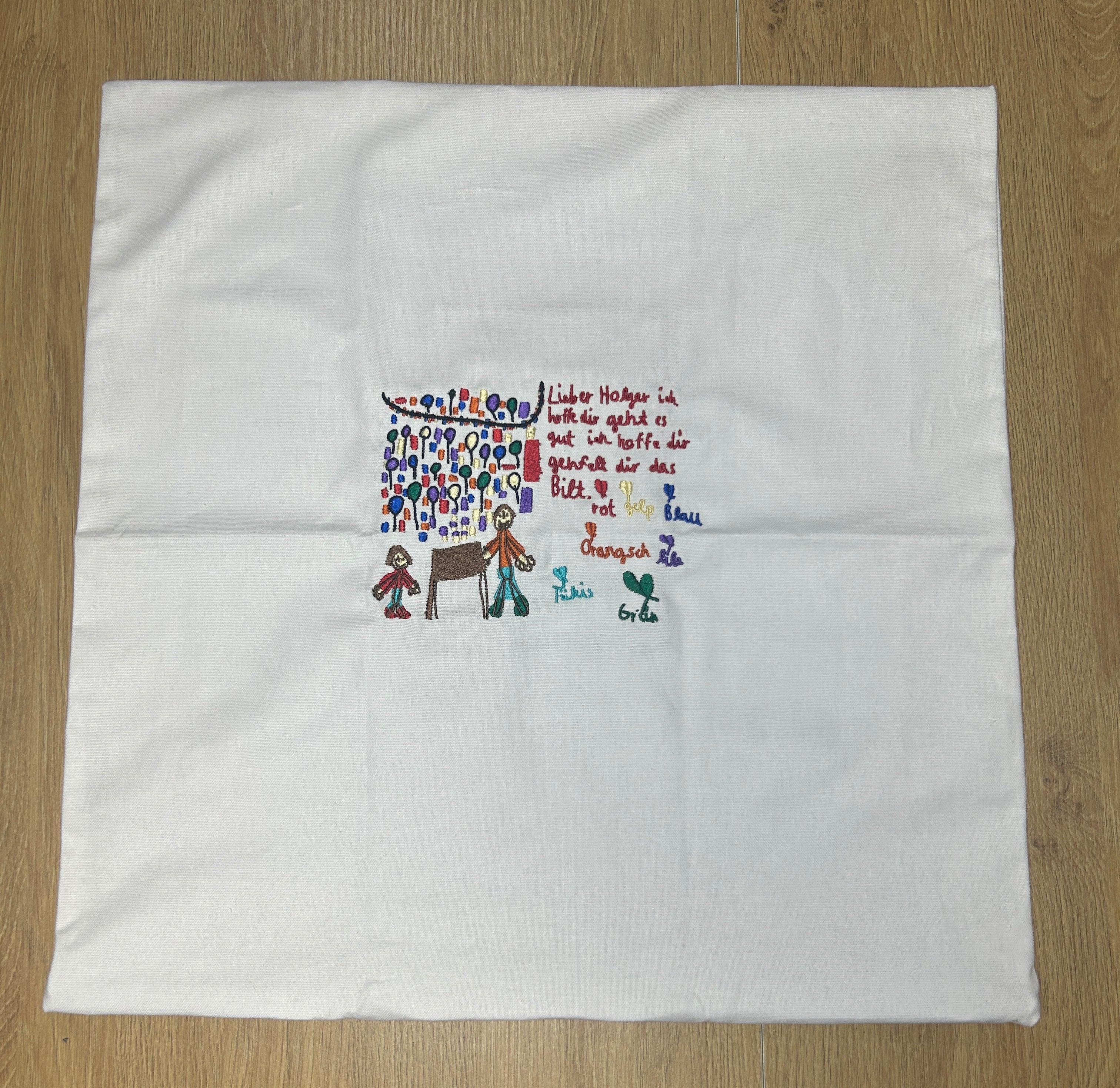 Kissenbezug bestickt mit Kinderzeichnung oder einer anderen besonderen Zeichnung