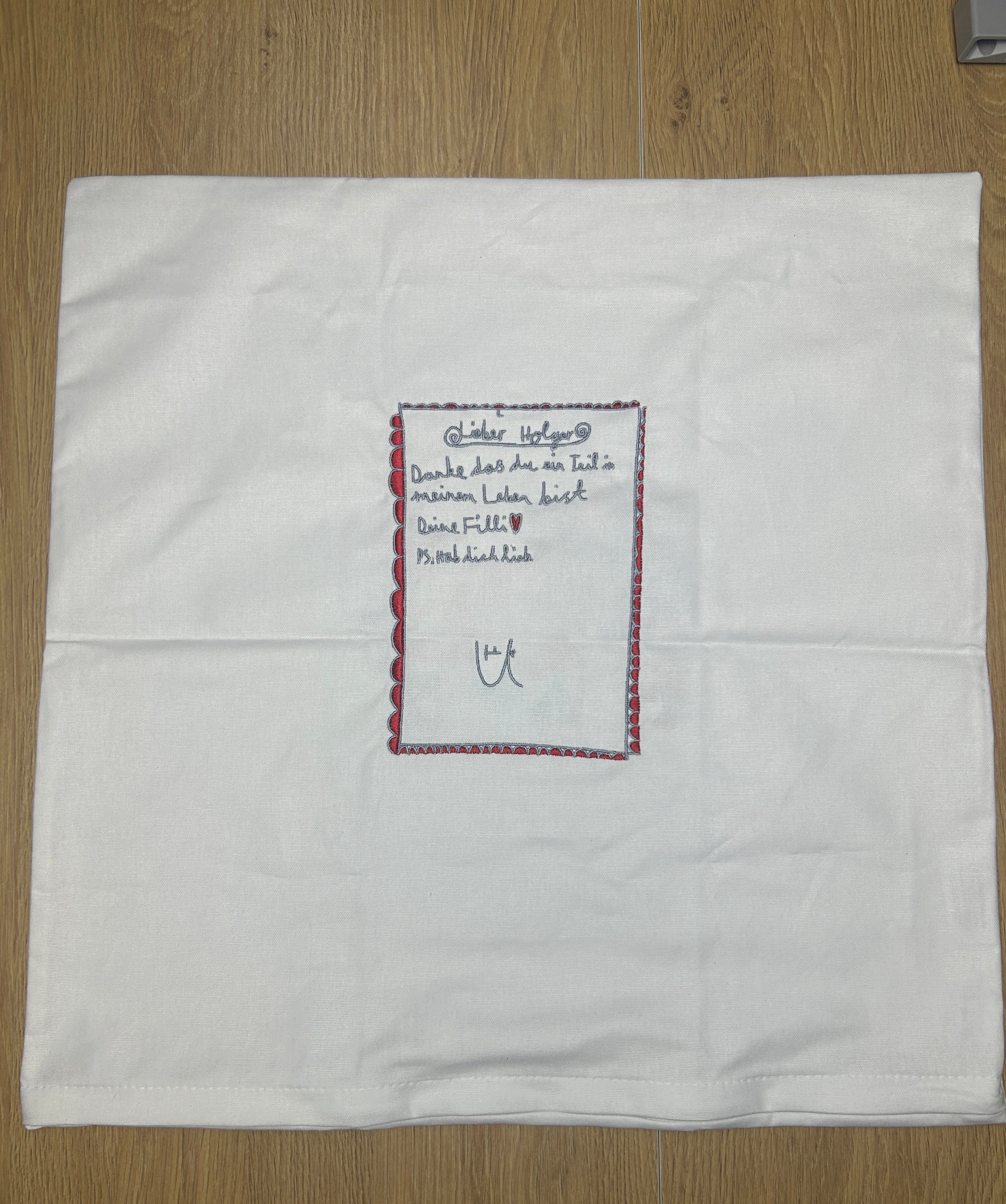 Kissenbezug bestickt mit Kinderzeichnung oder einer anderen besonderen Zeichnung