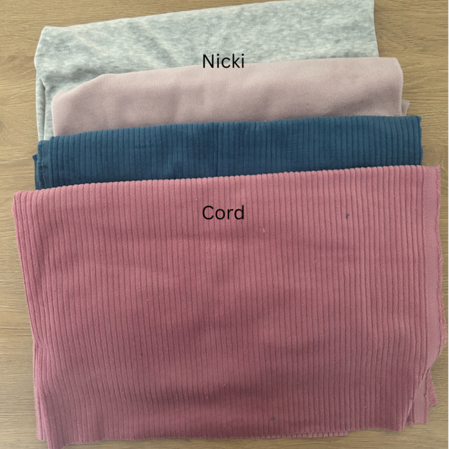 Patchworkkissen aus Babykleidung - Größe 40x40 cm