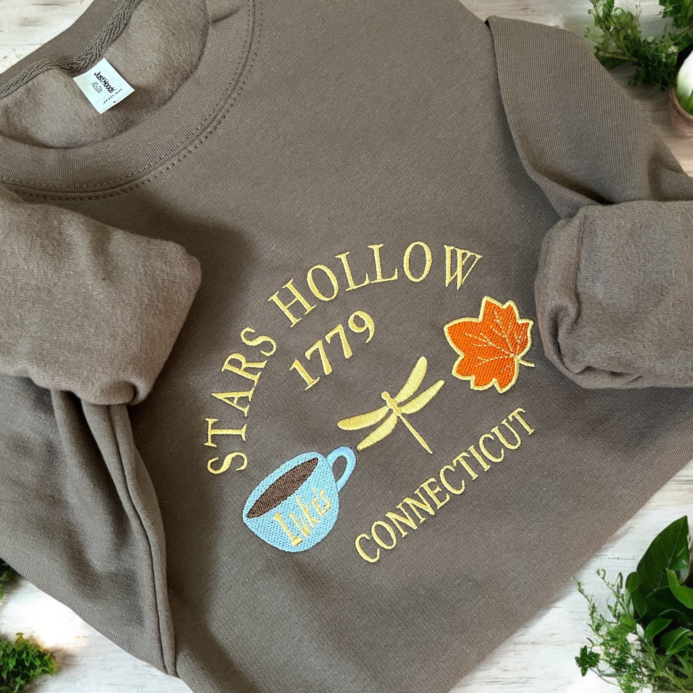 Stars Hollow Sweatshirt – Cozy Pullover im Small-Town Style, Landhausstil, Herbstmode, bestickt