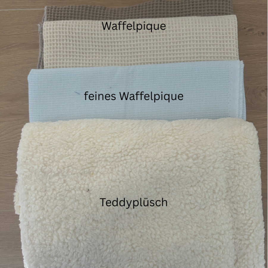 Patchworkkissen aus Babykleidung - Größe 40x40 cm