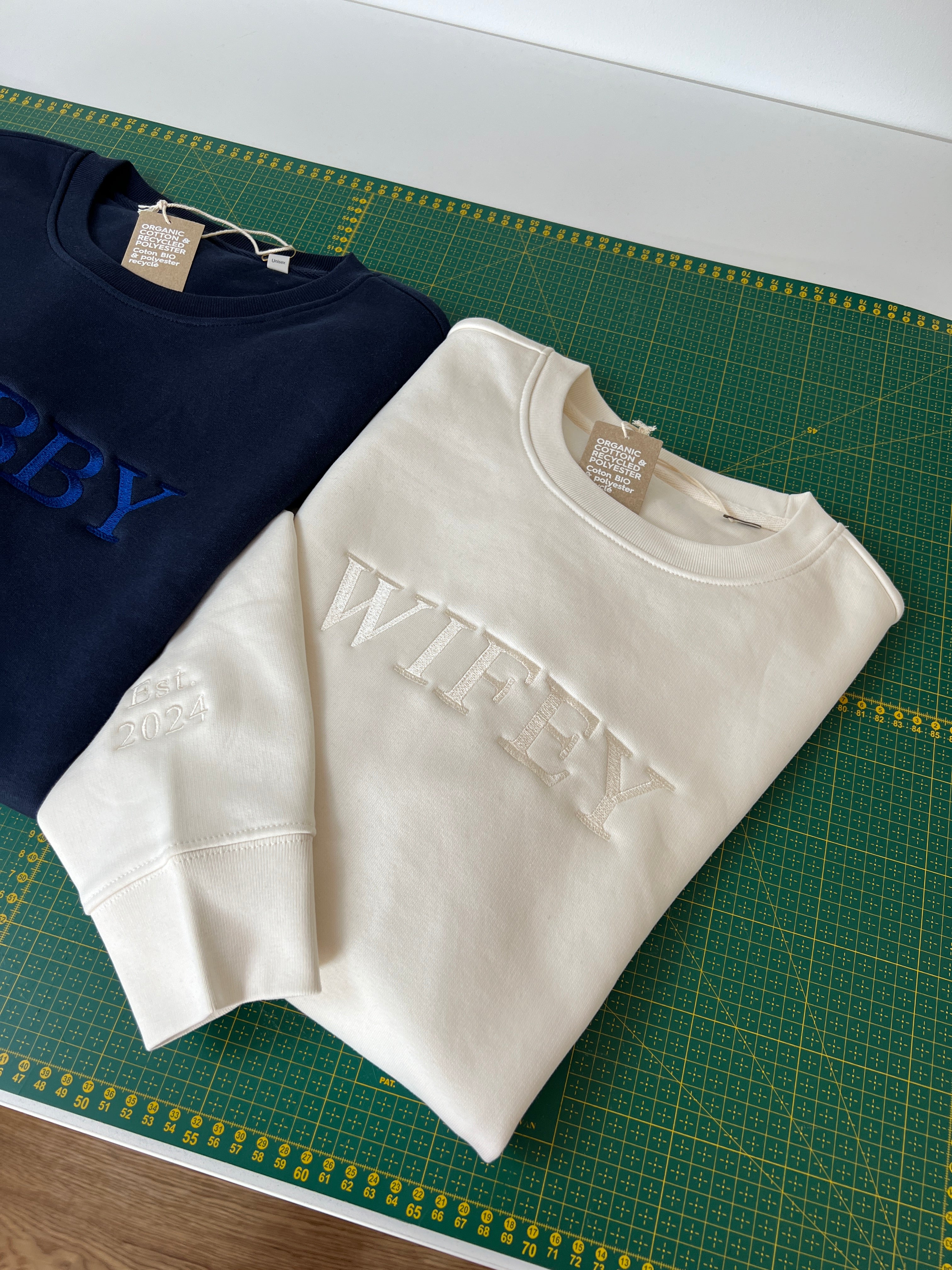 Individuelle Hubby und Wifey Partner Pullover, personalisierbar