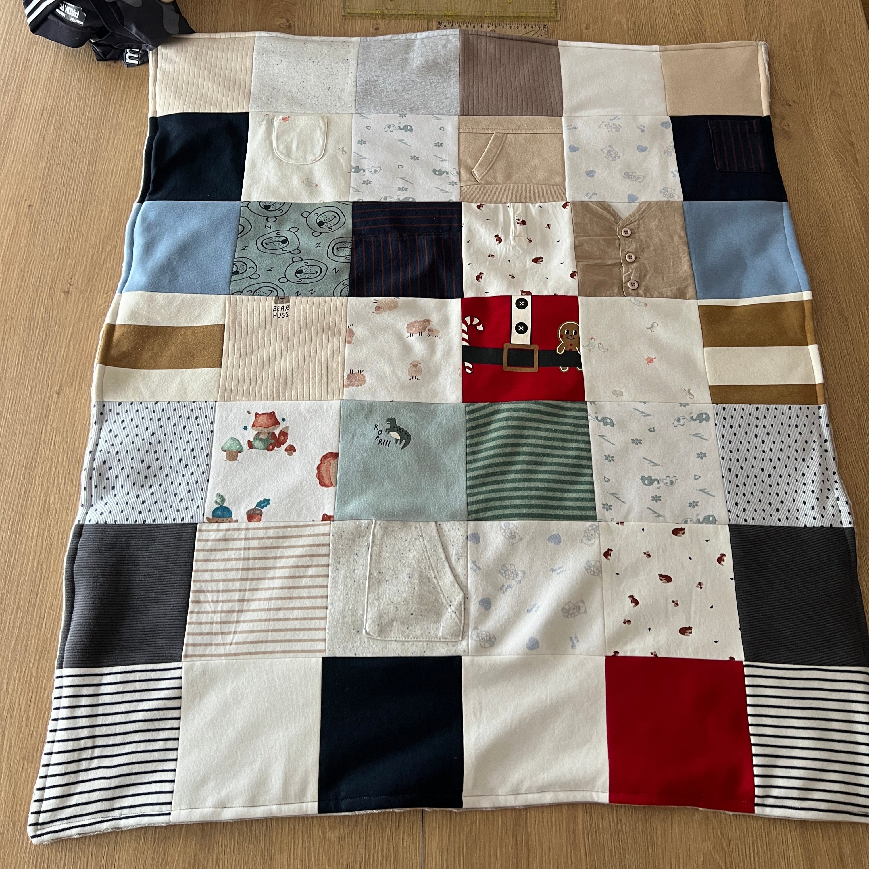 Patchworkdecke aus Babykleidung – Dein Erinnerungsstück zum Einkuscheln