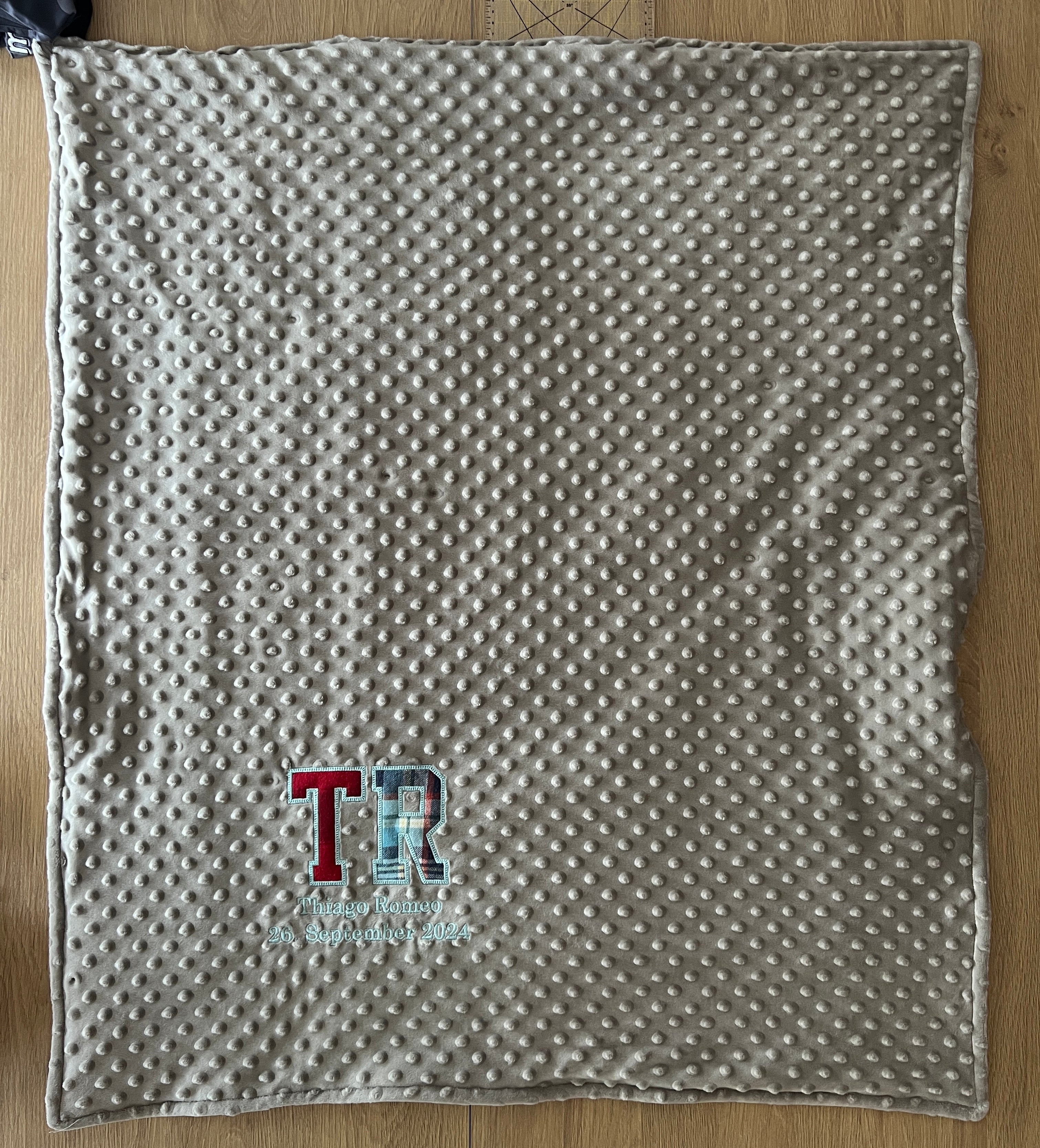 Patchworkdecke aus Babykleidung – Dein Erinnerungsstück zum Einkuscheln