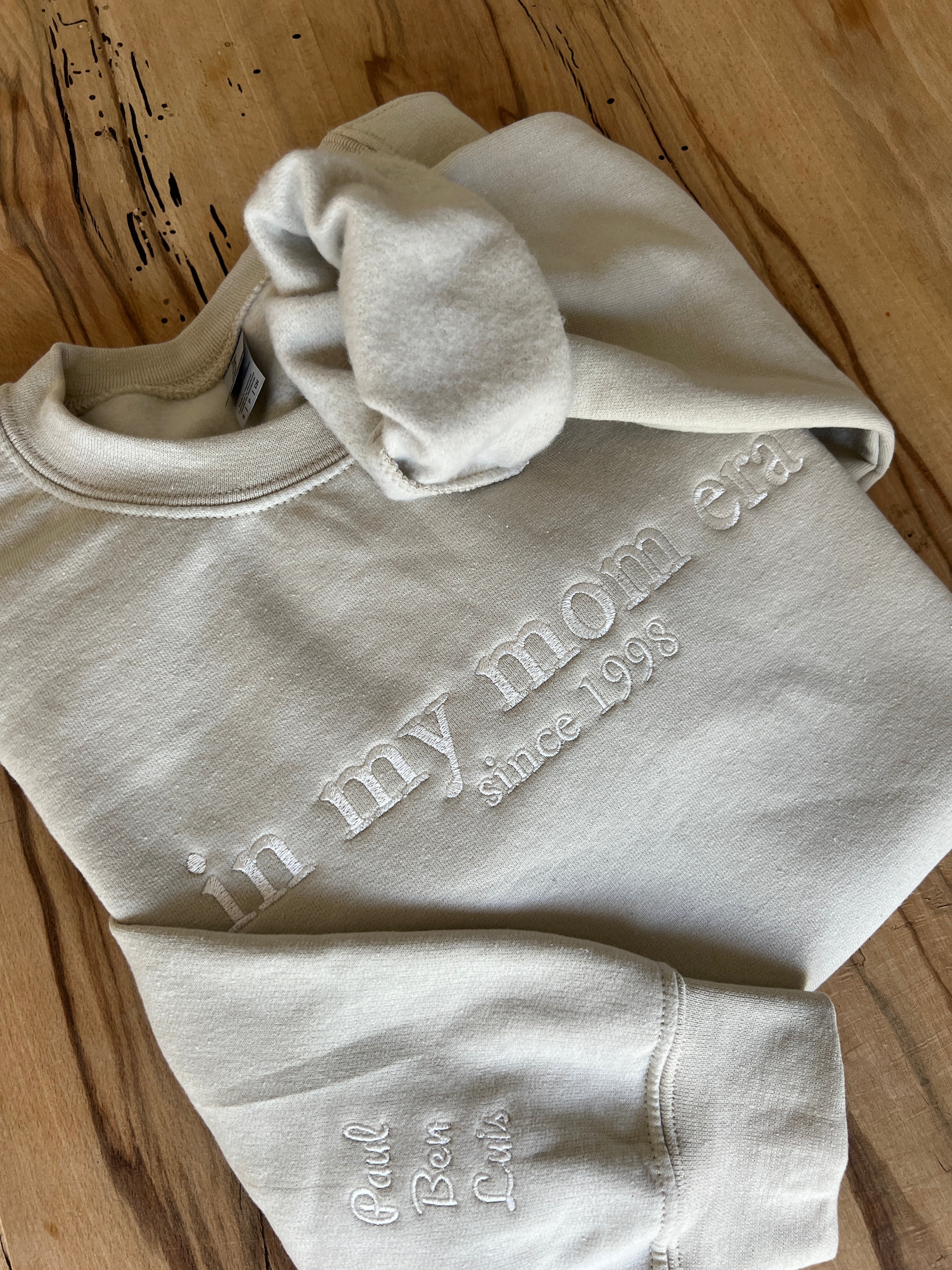 In My Mom Era Pullover – Bequemer Mama Sweatshirt für den Alltag – Ideal für Mütter, Taylor Swift, Songtexte