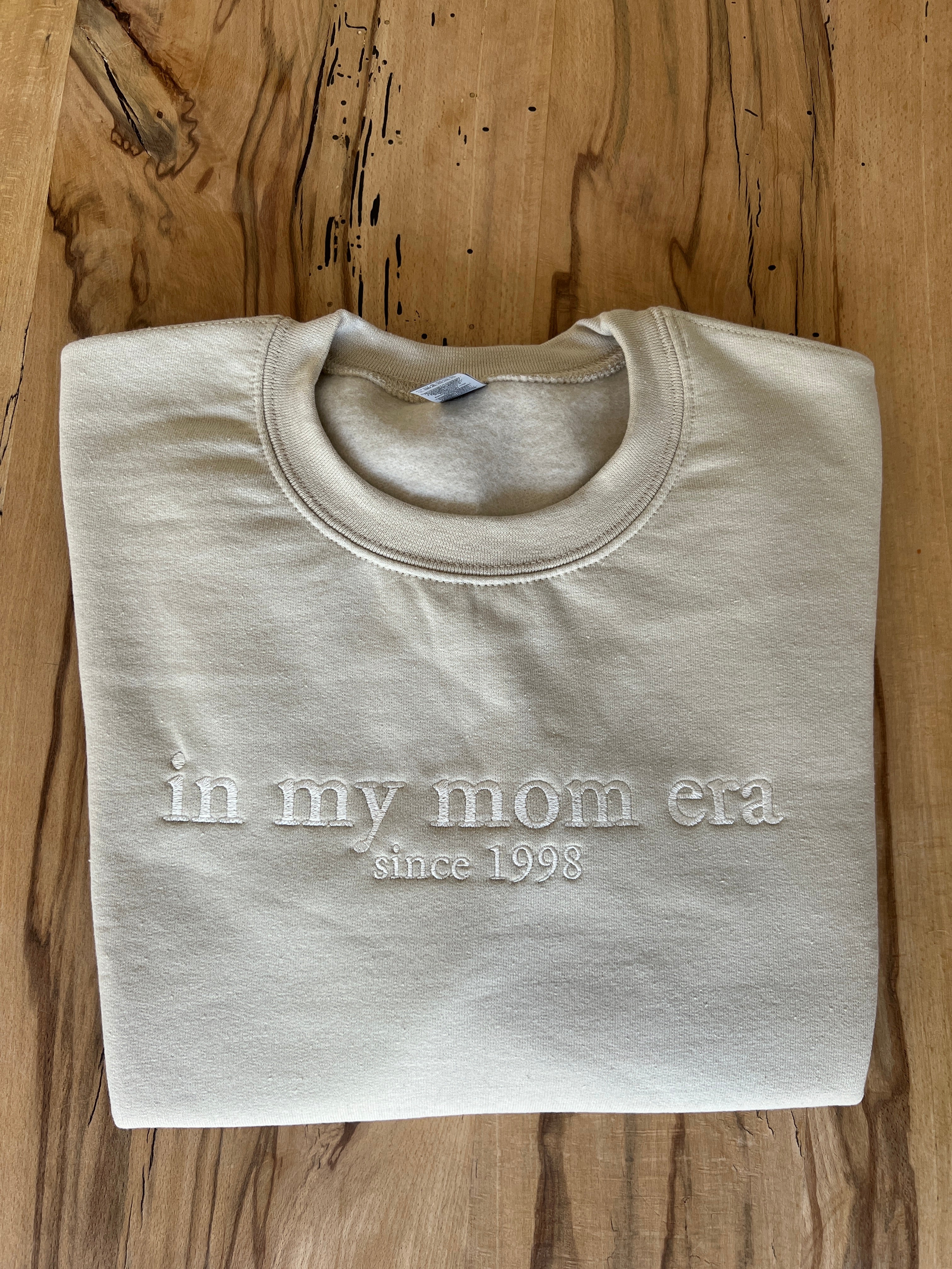 In My Mom Era Pullover – Bequemer Mama Sweatshirt für den Alltag – Ideal für Mütter, Taylor Swift, Songtexte